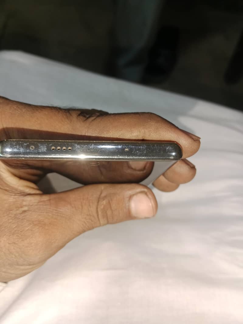 Tecno CAMON 40 Pro 4