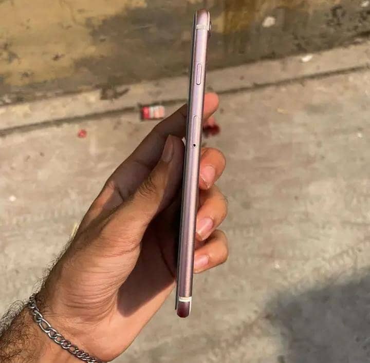 Apple iPhone 7 Plus 3