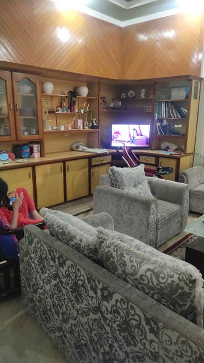 Wapda town G block 10 mrla lower lock upper portion available for rent