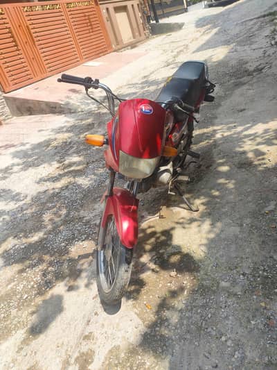 United 100CC for sale. Very less driven. In good condition