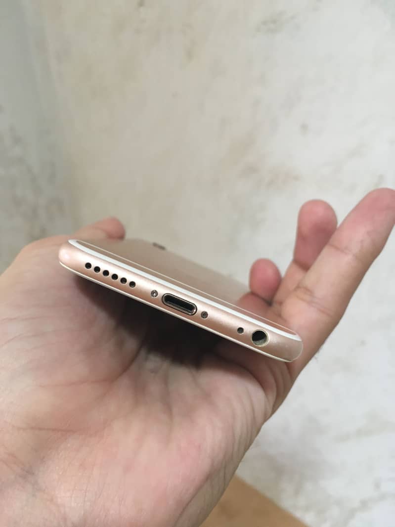 Apple iPhone 6S 4