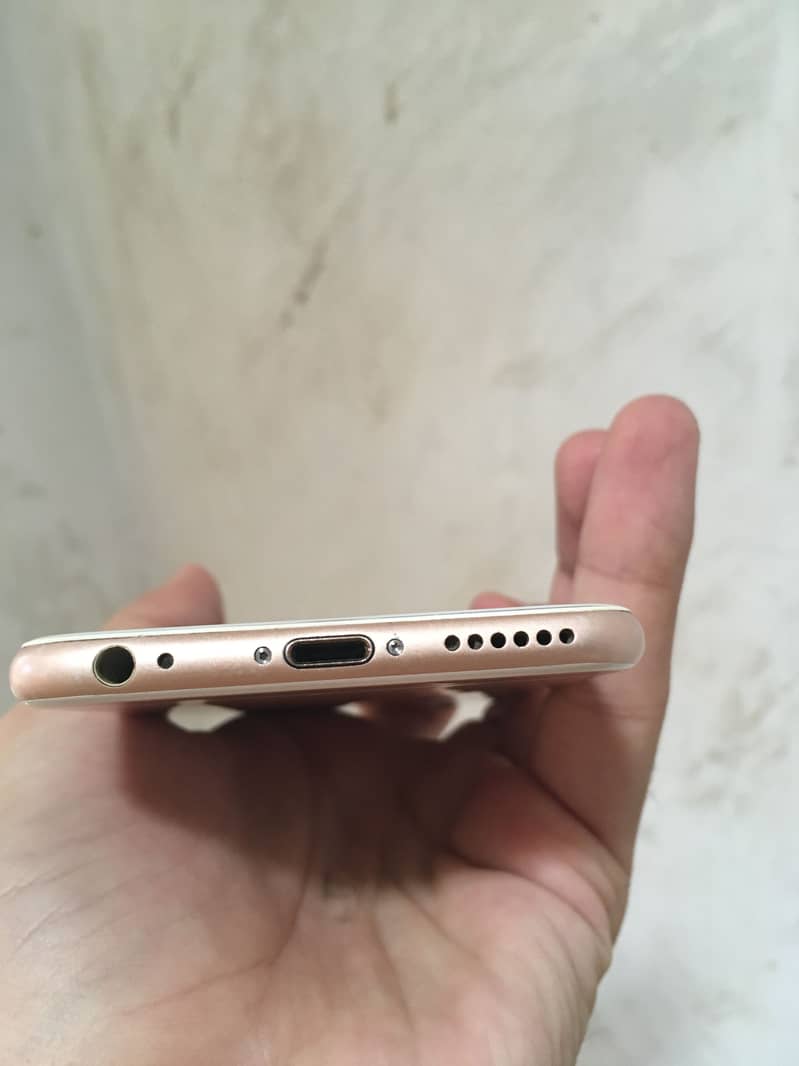 Apple iPhone 6S 8