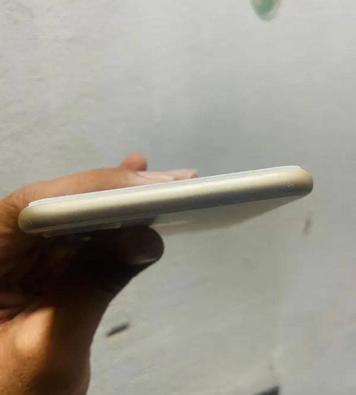 Apple iPhone 7 Plus 3