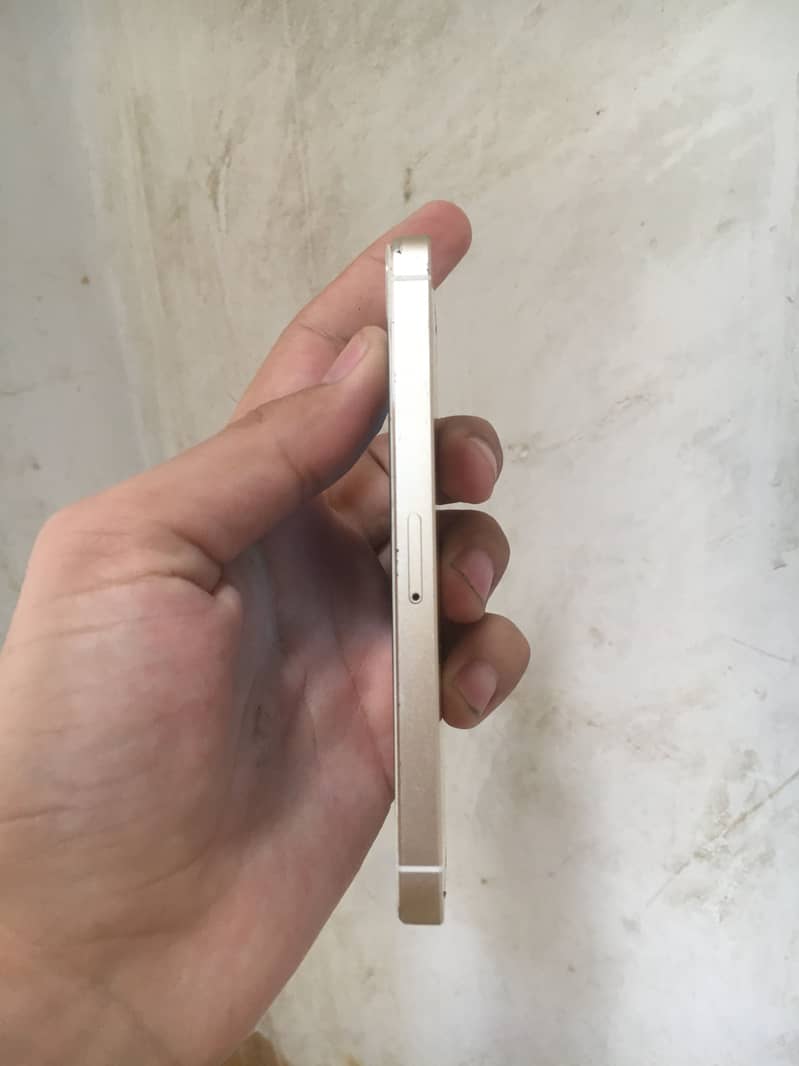 Apple iPhone SE 7