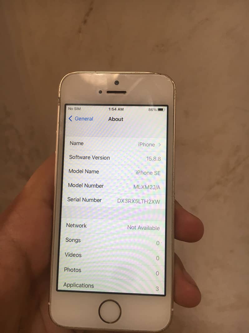 Apple iPhone SE 16