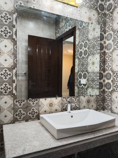 Prime Location 1 Kanal Upper Portion available for the Rent in DHA Lahore phase 4 Block GG