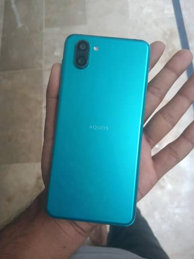 Sharp Aquos R3
