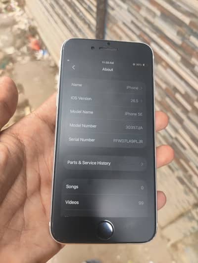 Apple iPhone SE
