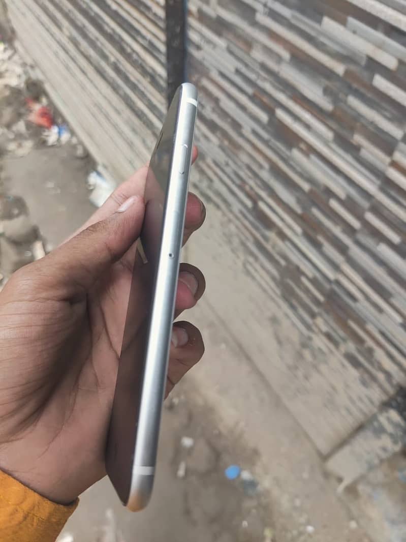 Apple iPhone SE 4
