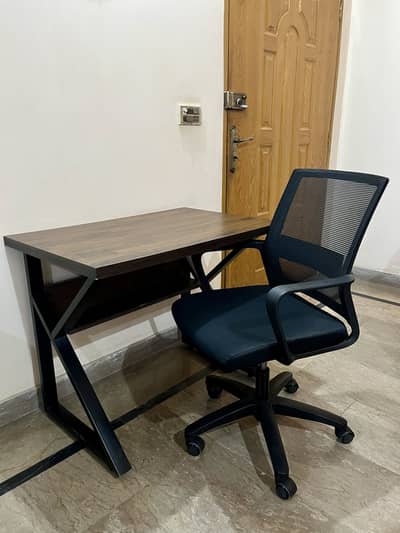 Modern Desk & Ergonomic Mesh Chair Set