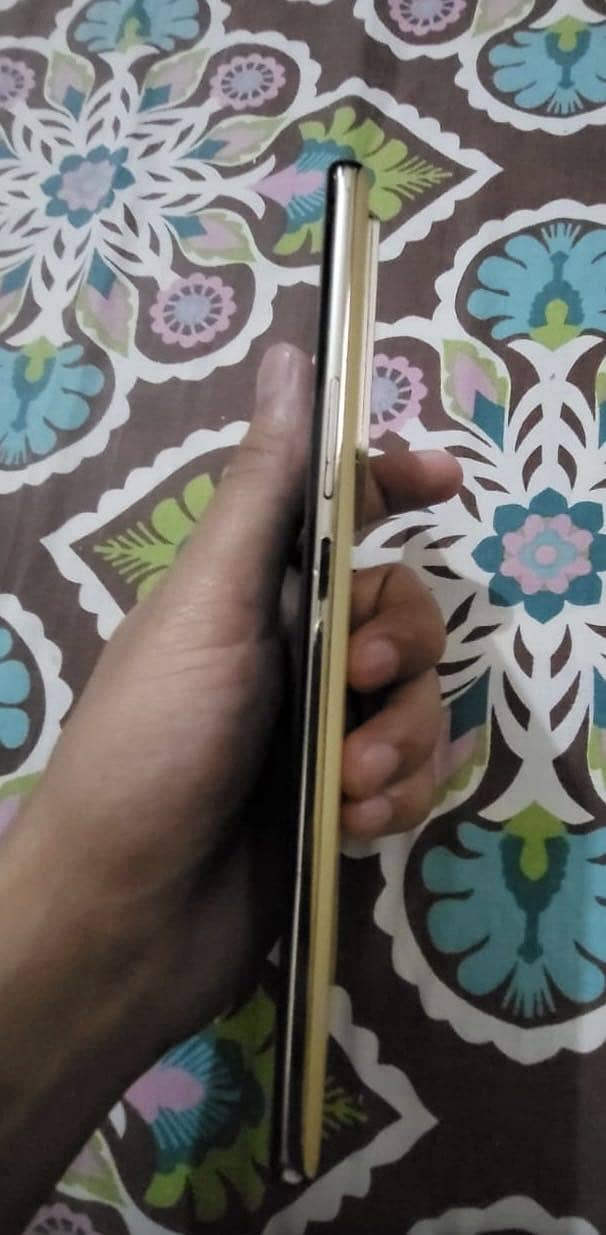 Infinix Note 40 Pro 4