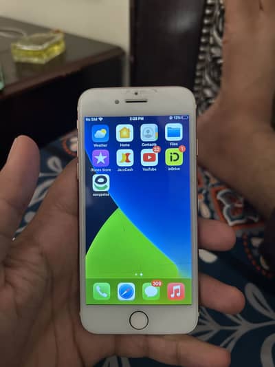 Apple iPhone 7