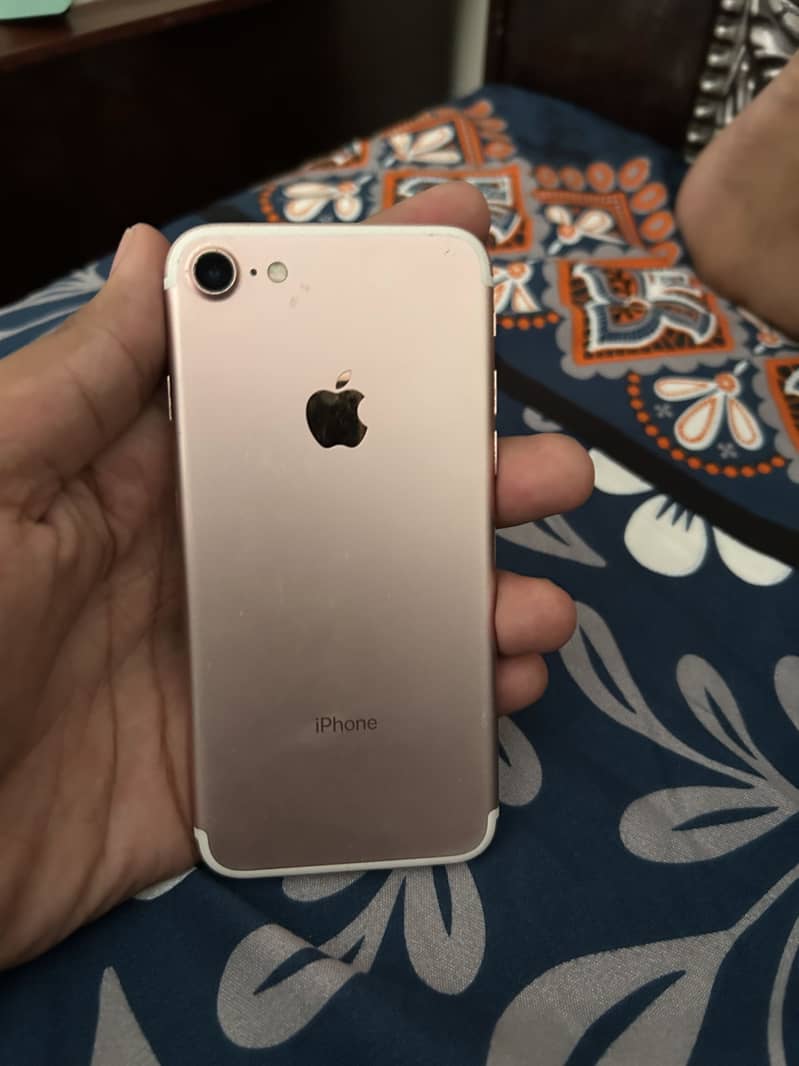 Apple iPhone 7 3