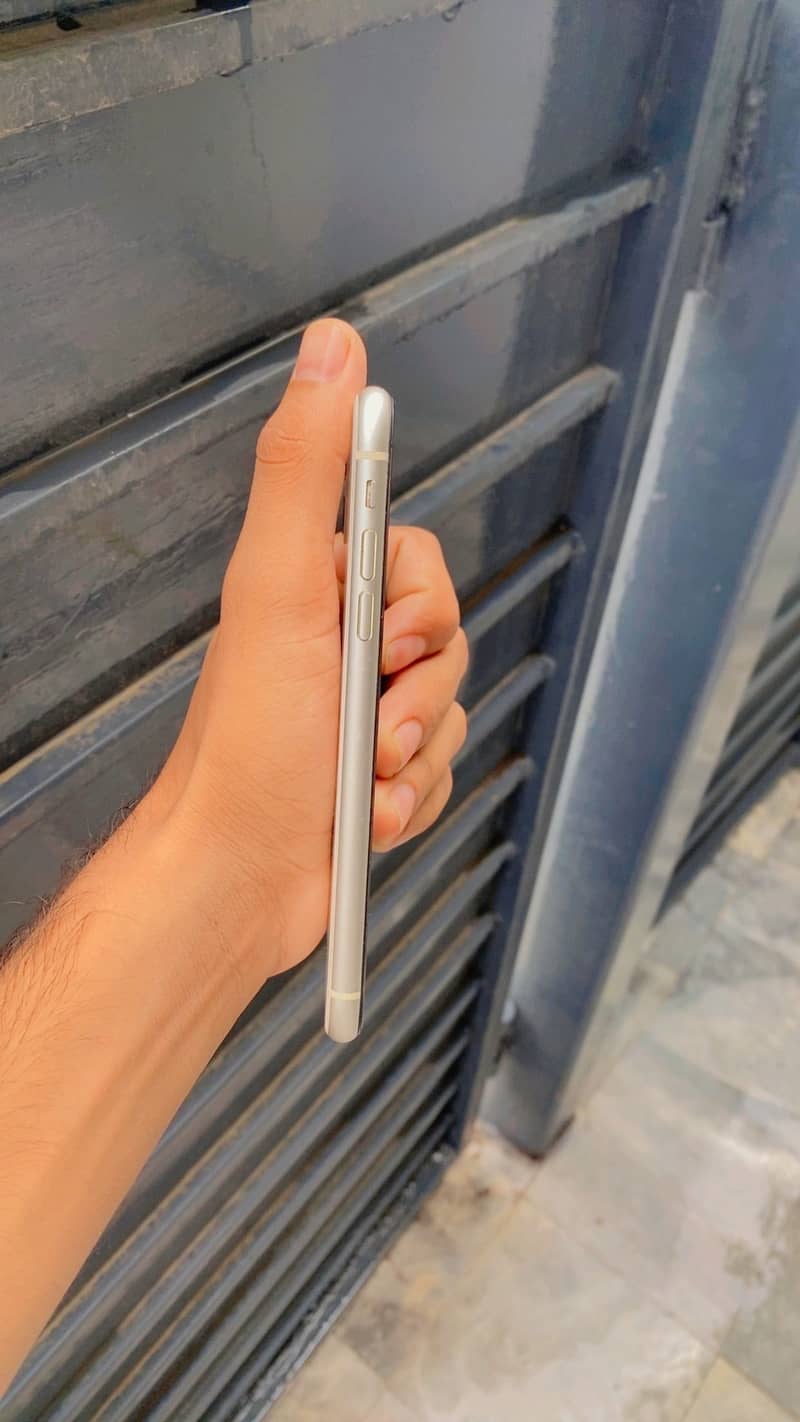 Iphone 11 4