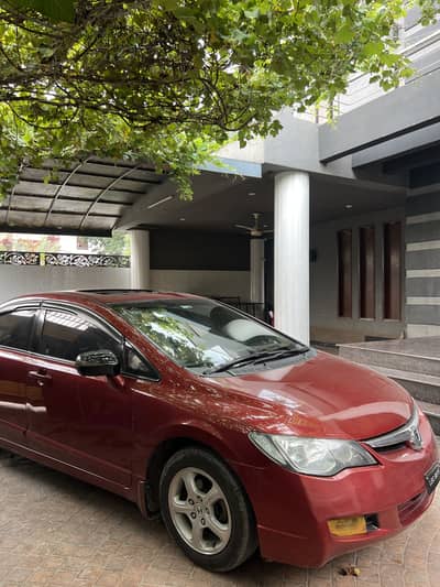 Honda Civic Prosmetic  sunroof cruise control automatic full option