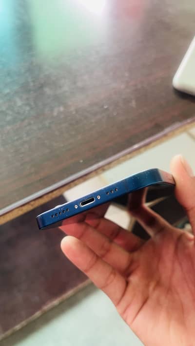 Apple iPhone 12