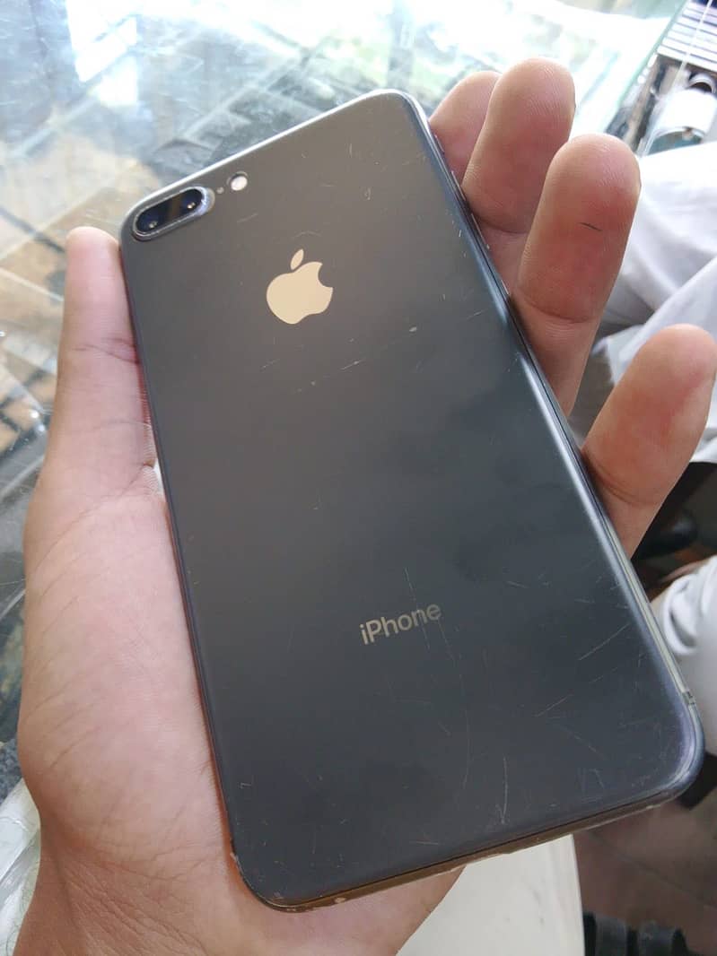 Apple iPhone 8 Plus 2