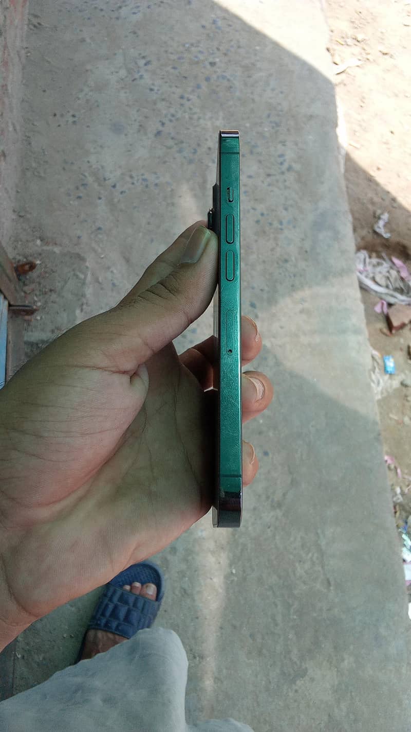 Apple iPhone 13 Pro 1