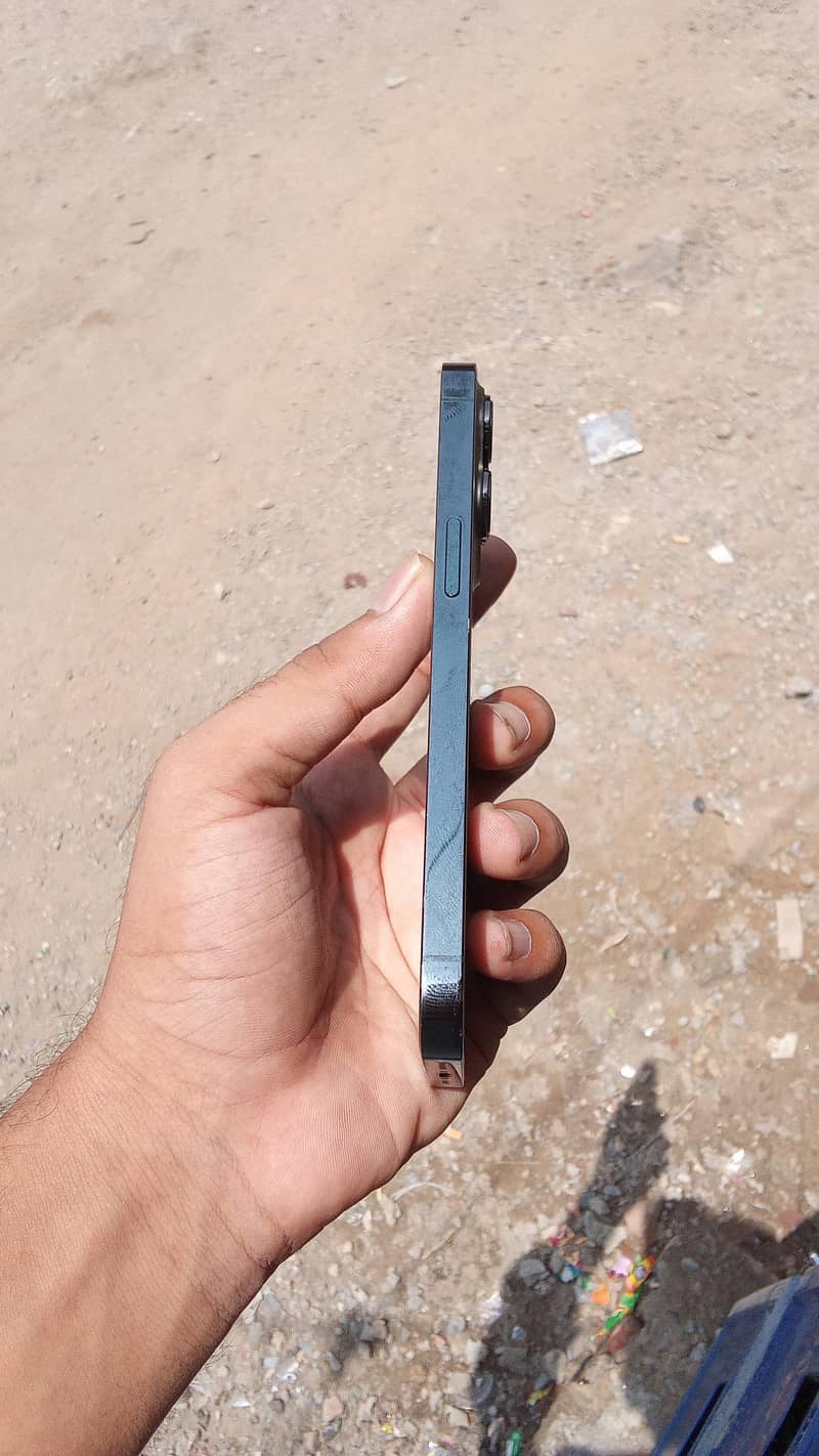 Apple iPhone 13 Pro 2