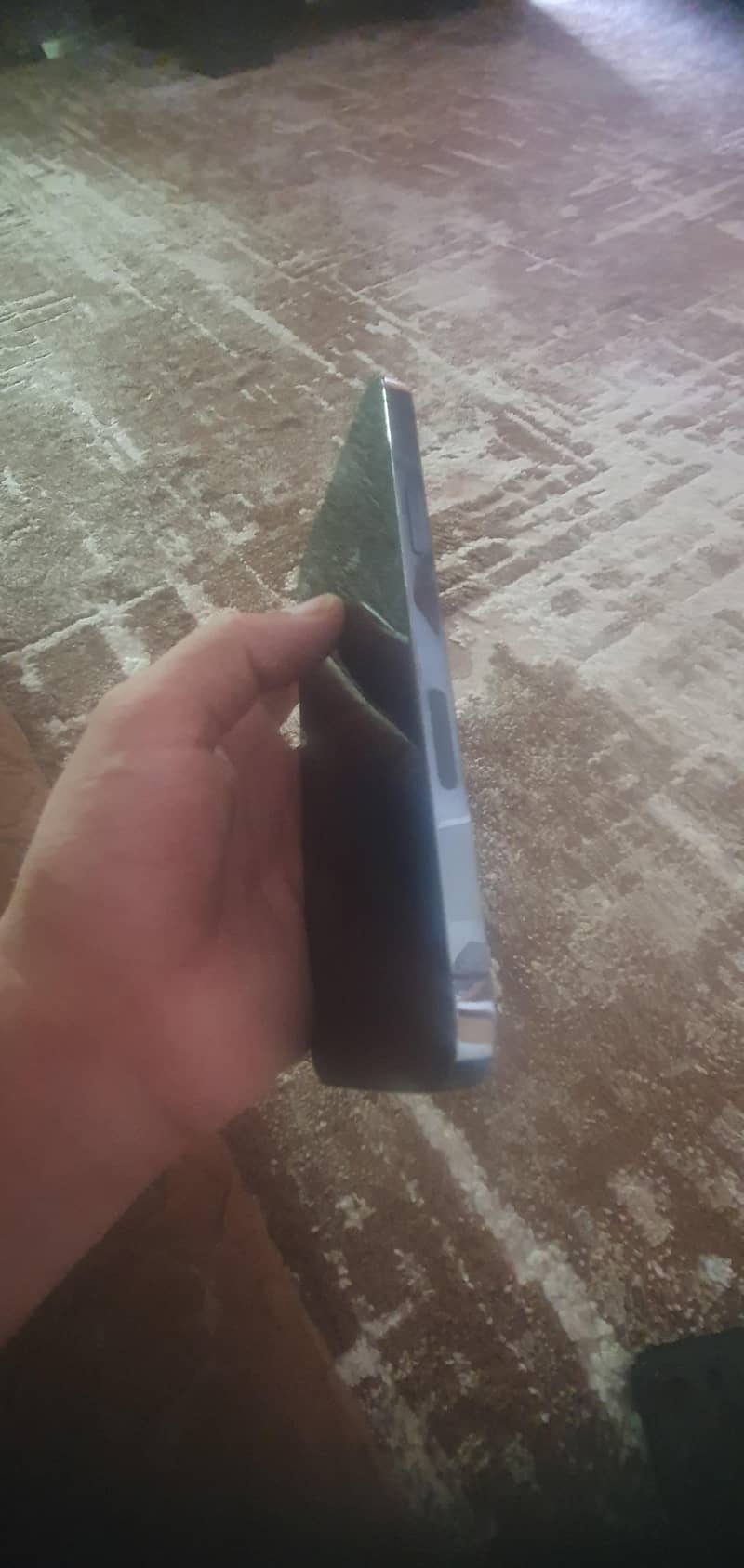 Apple iPhone 13 Pro Max 2