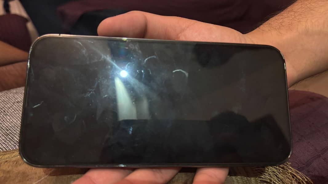 Apple iPhone 13 Pro Max 4