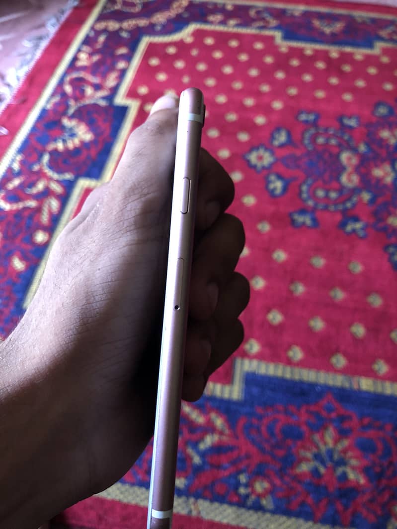 Apple iPhone 6S 4