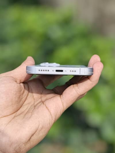 Apple iPhone 14