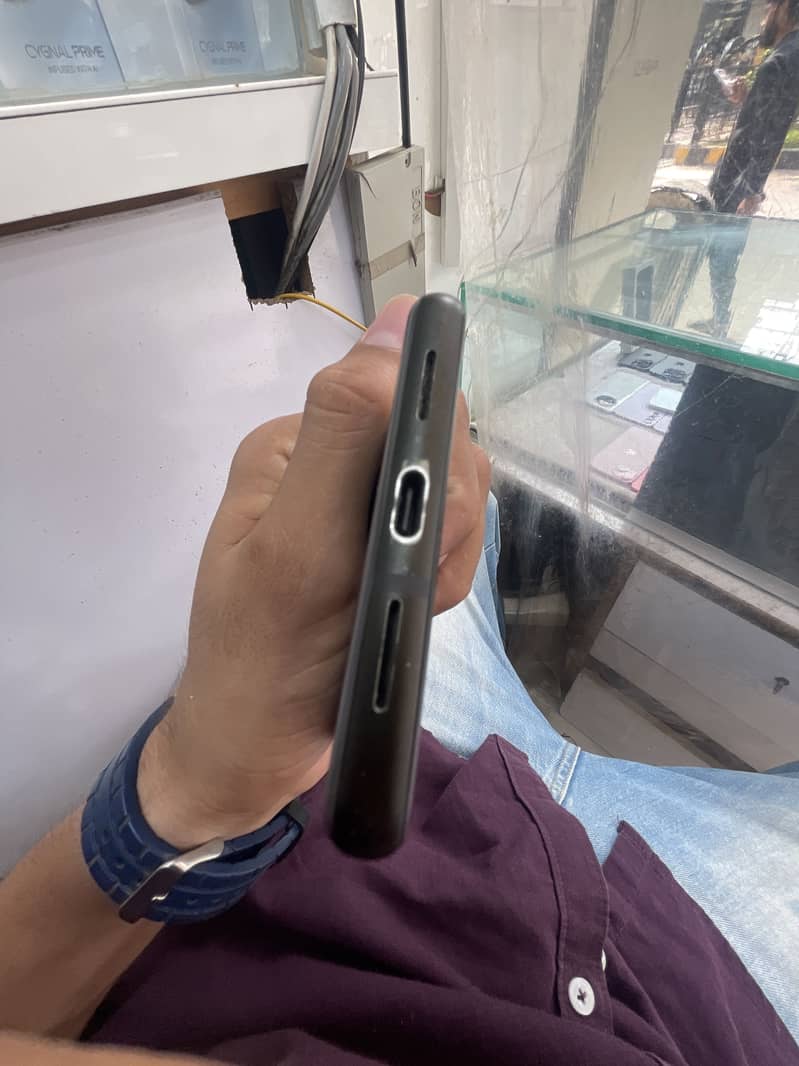 Google Pixel 6 4