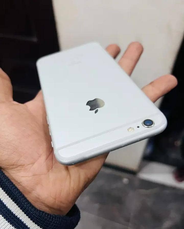 Apple iPhone 6S Plus 1