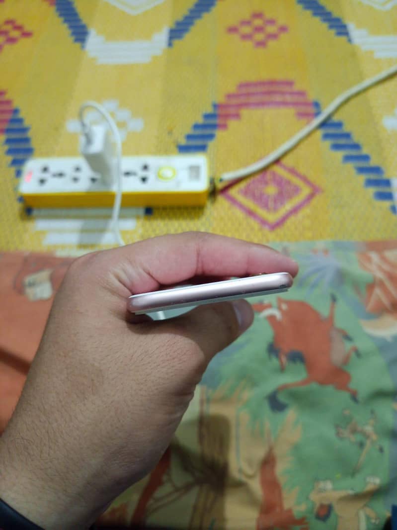 Apple iPhone 6S 5