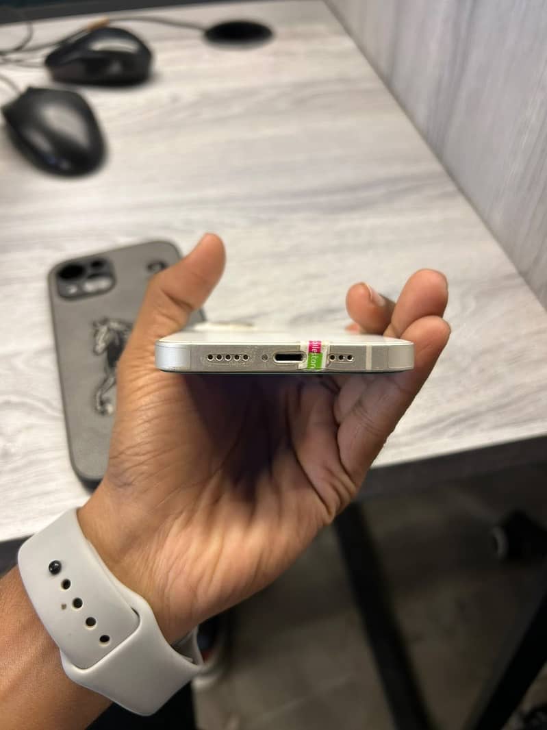iPhone 13 Approved 256 gb 4
