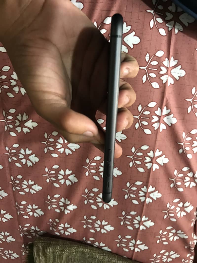 Apple iPhone 11 6