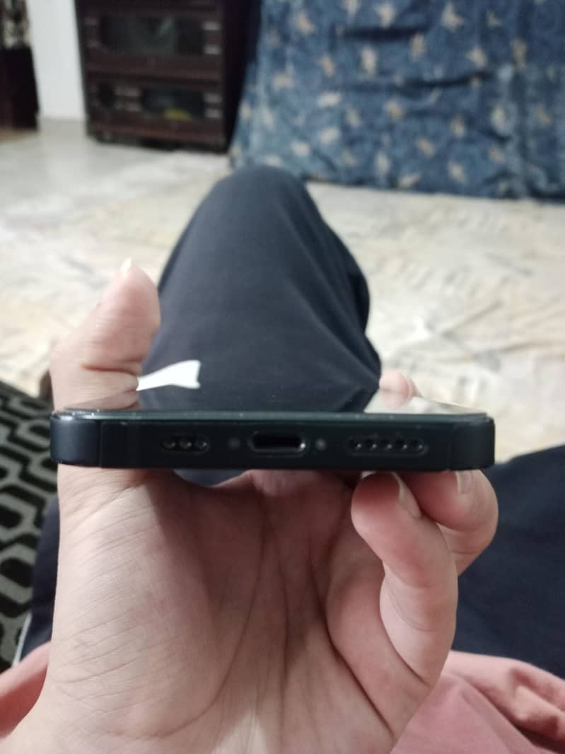 Apple iPhone 14 3