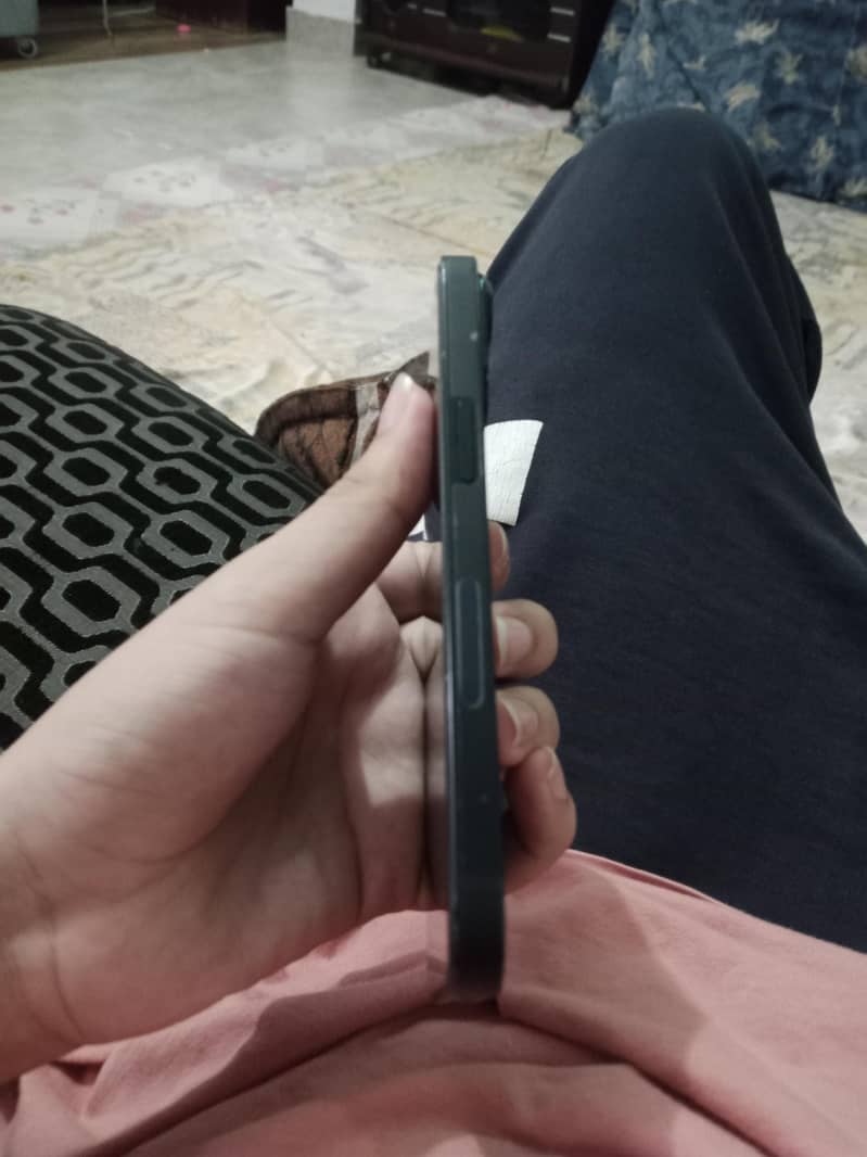 Apple iPhone 14 4