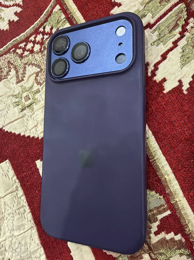 Apple iPhone 16 Pro Max 1
