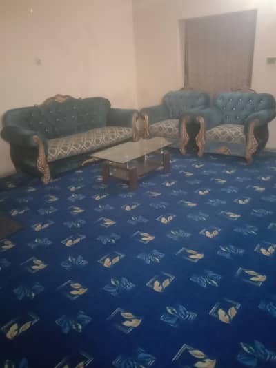Luxury 5 Seater Sofa Set for Sale (3+1+1) in Good Condition