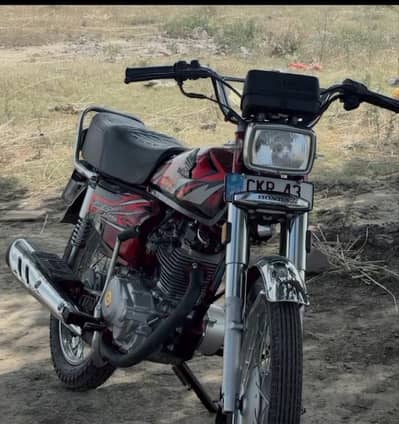 honda 125 23/24model islamabad number total genuine condition 10/10