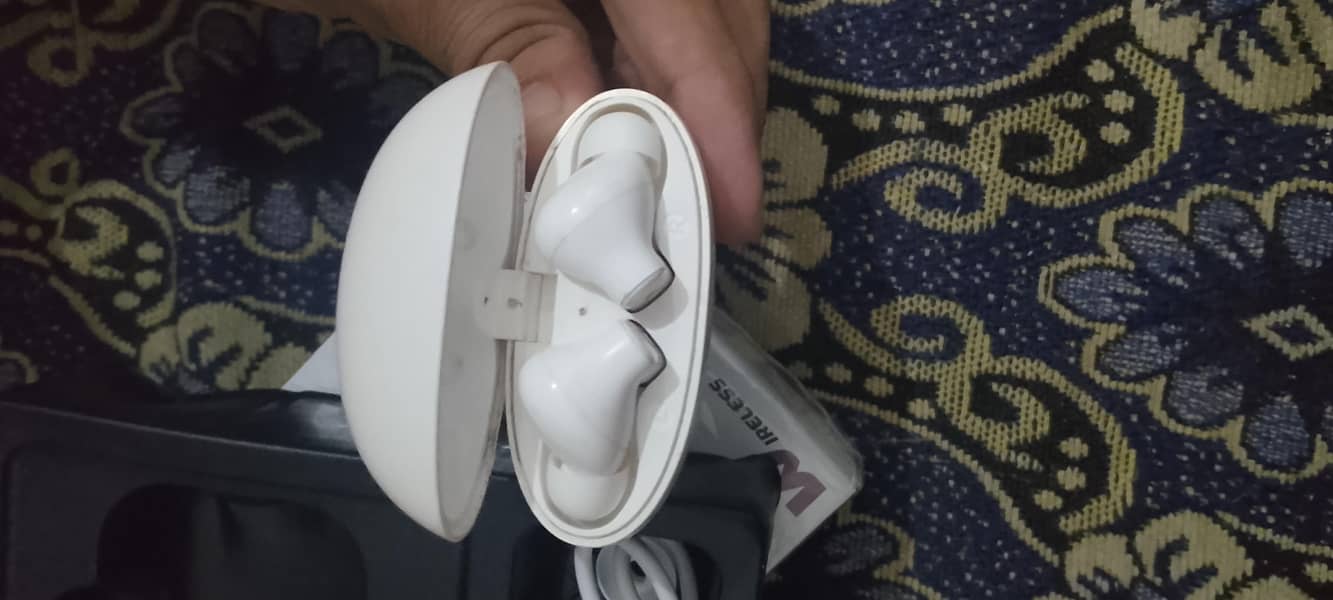 Earbuds 2