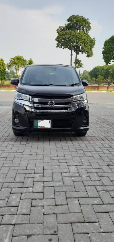 Nissan Dayz Highway Star G2018 Full Option Variant