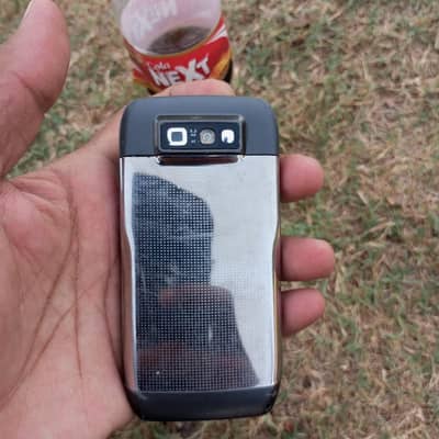 Nokia E71