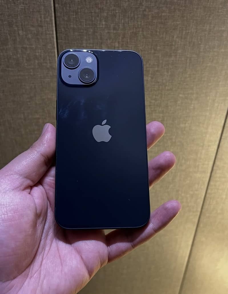 Apple iPhone 13 0