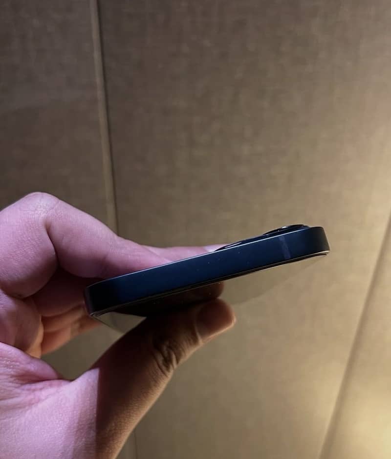 Apple iPhone 13 2