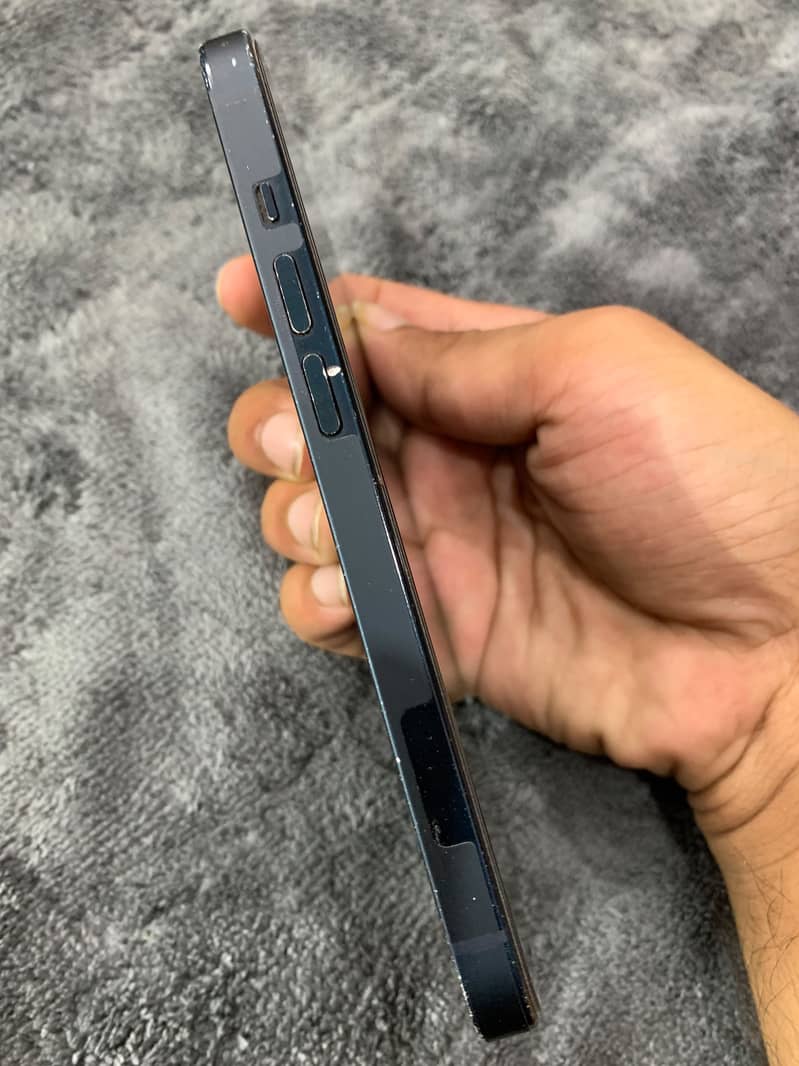 Apple iPhone 14 3
