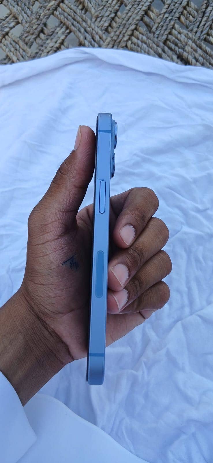 Apple iPhone 14 3