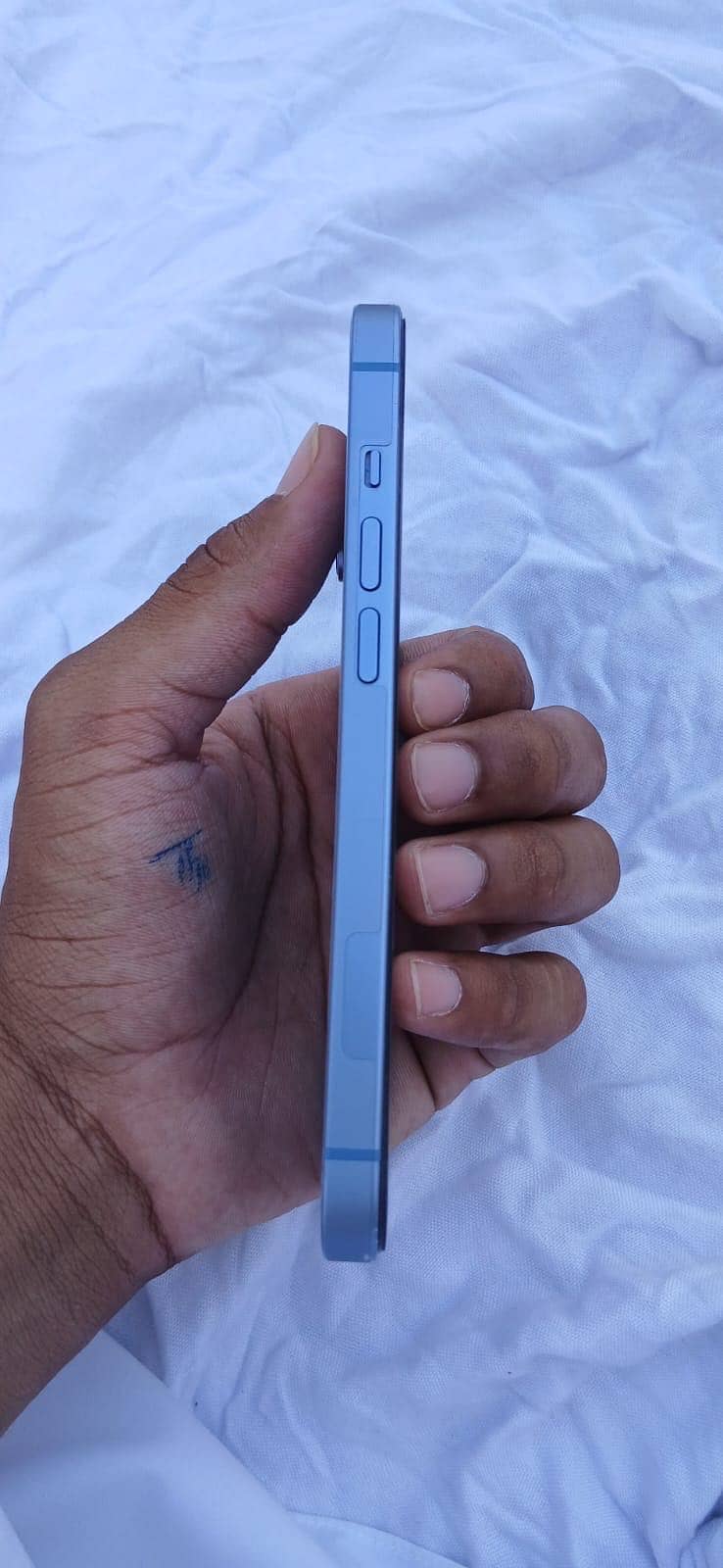 Apple iPhone 14 4