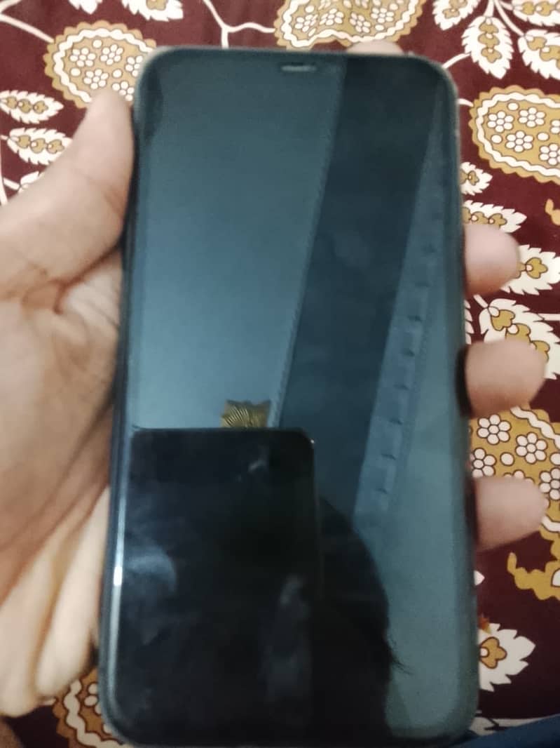 Apple iPhone 11 4