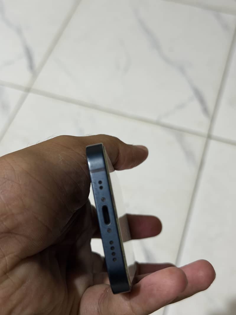 Apple iPhone 13 mini 0