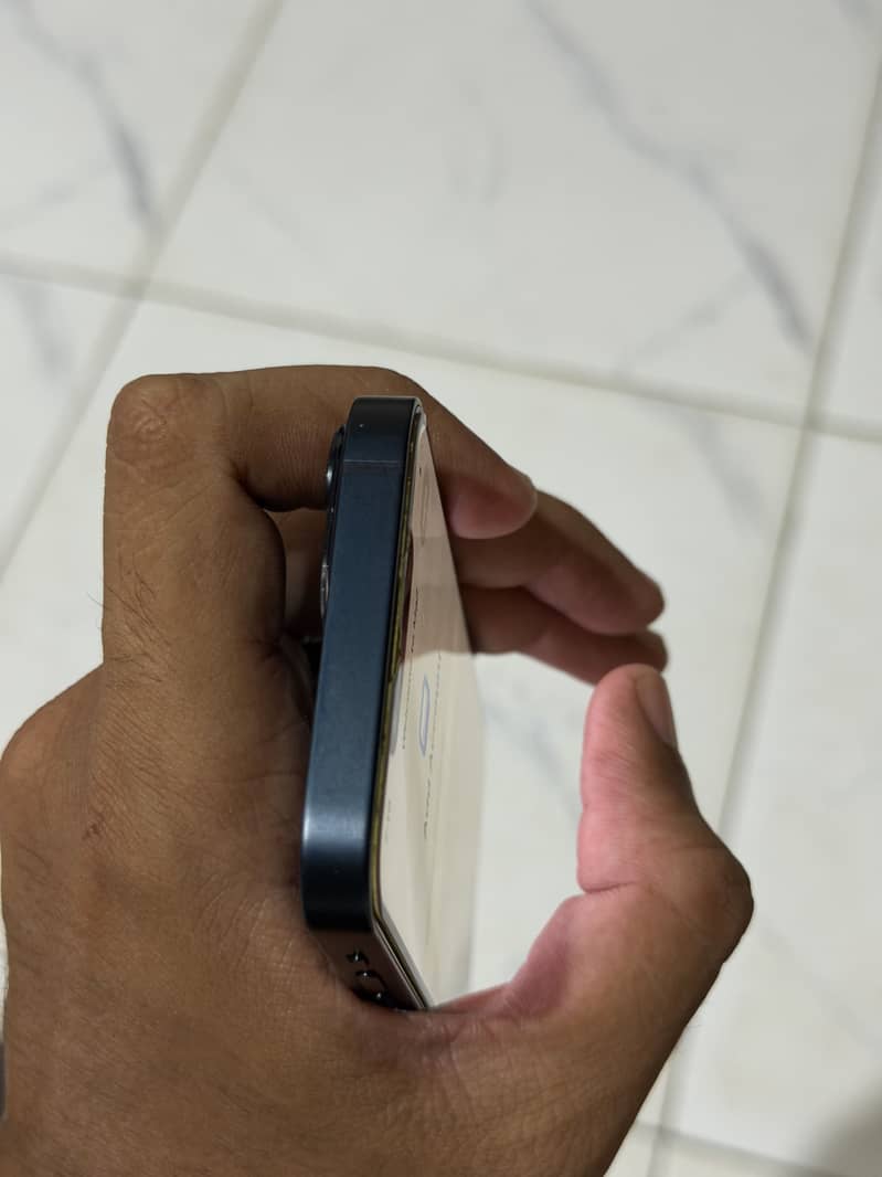 Apple iPhone 13 mini 6