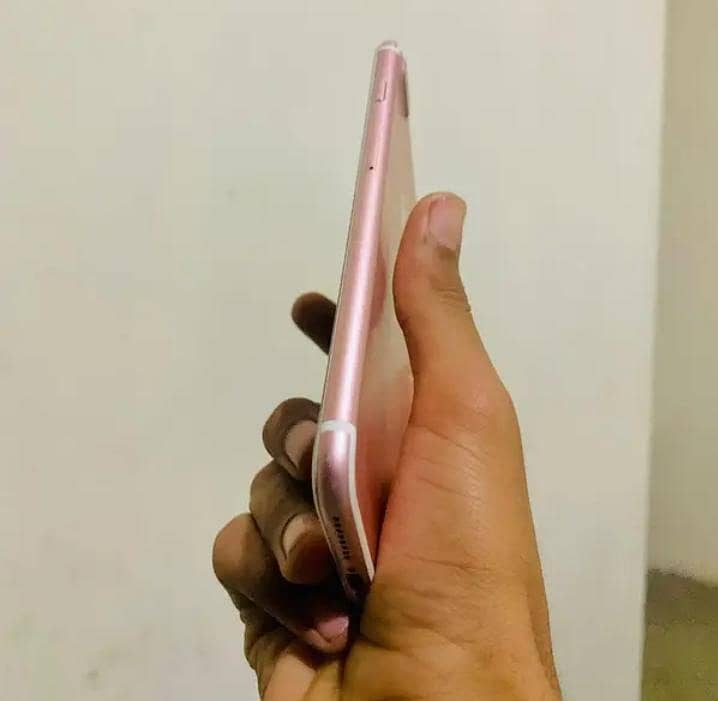 Apple iPhone 7 Plus 4