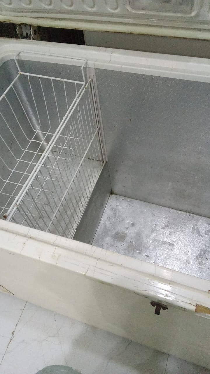 waves Single door deep freezer 2